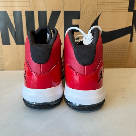 Final Sale!!! 🌺 NIKE 🌺  JORDAN MAX AURA 👟 - Picture 5 of 14